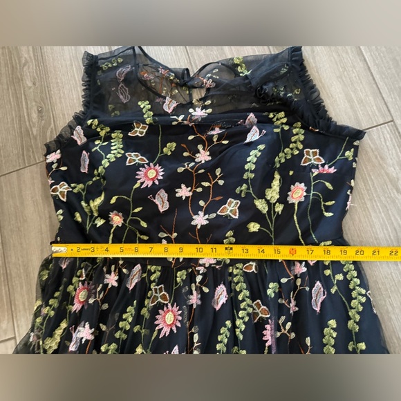 Morgan & Co|Fully Embroidered Floral Black maxi dress,sleeveless & fairy style• - Picture 15 of 16